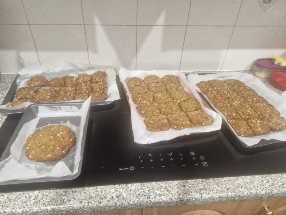 🍪 Homemade ANZAC Biscuits – Freshly Baked