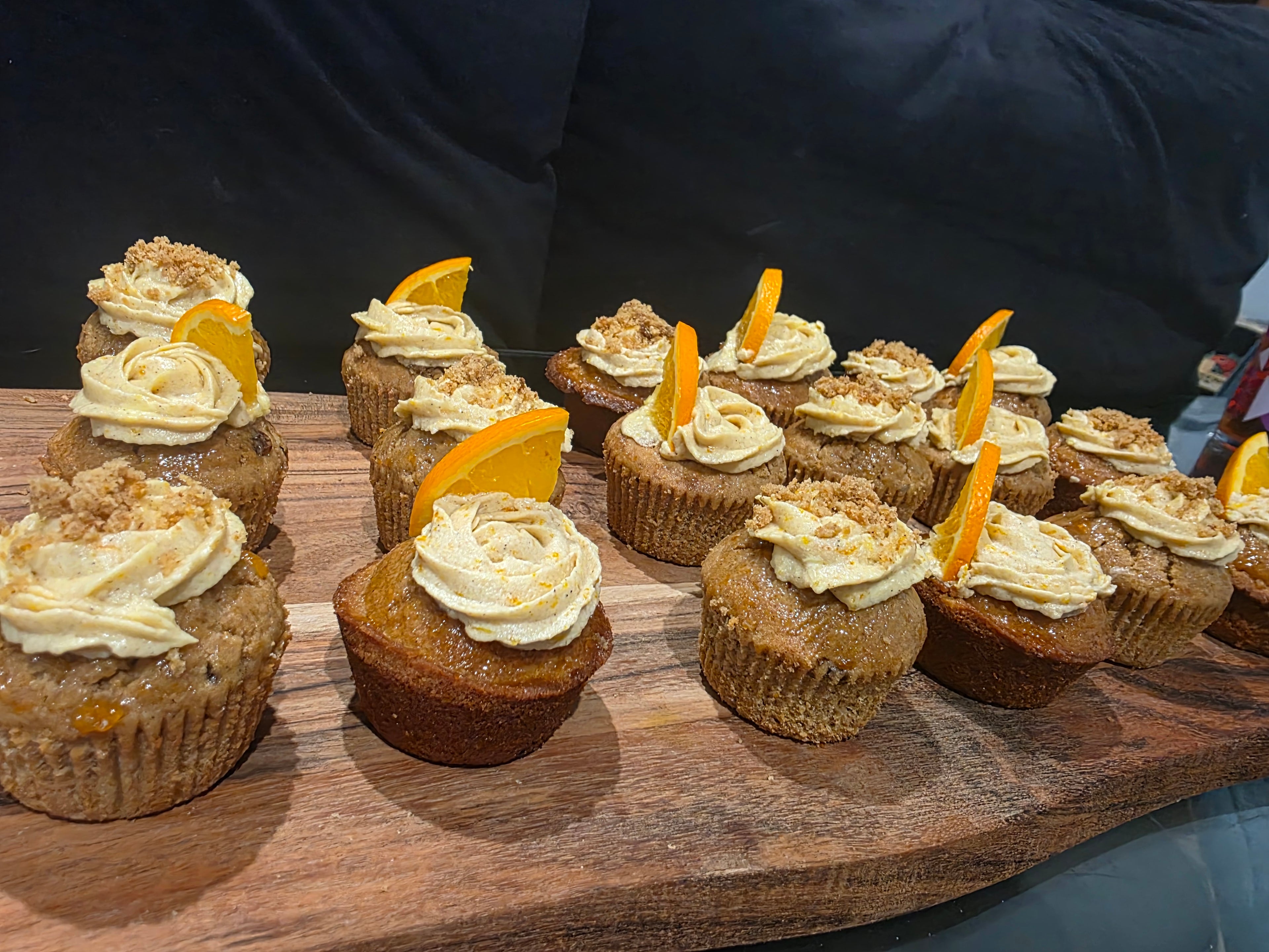 🧁 Cupcakes - Hot Cross Bun