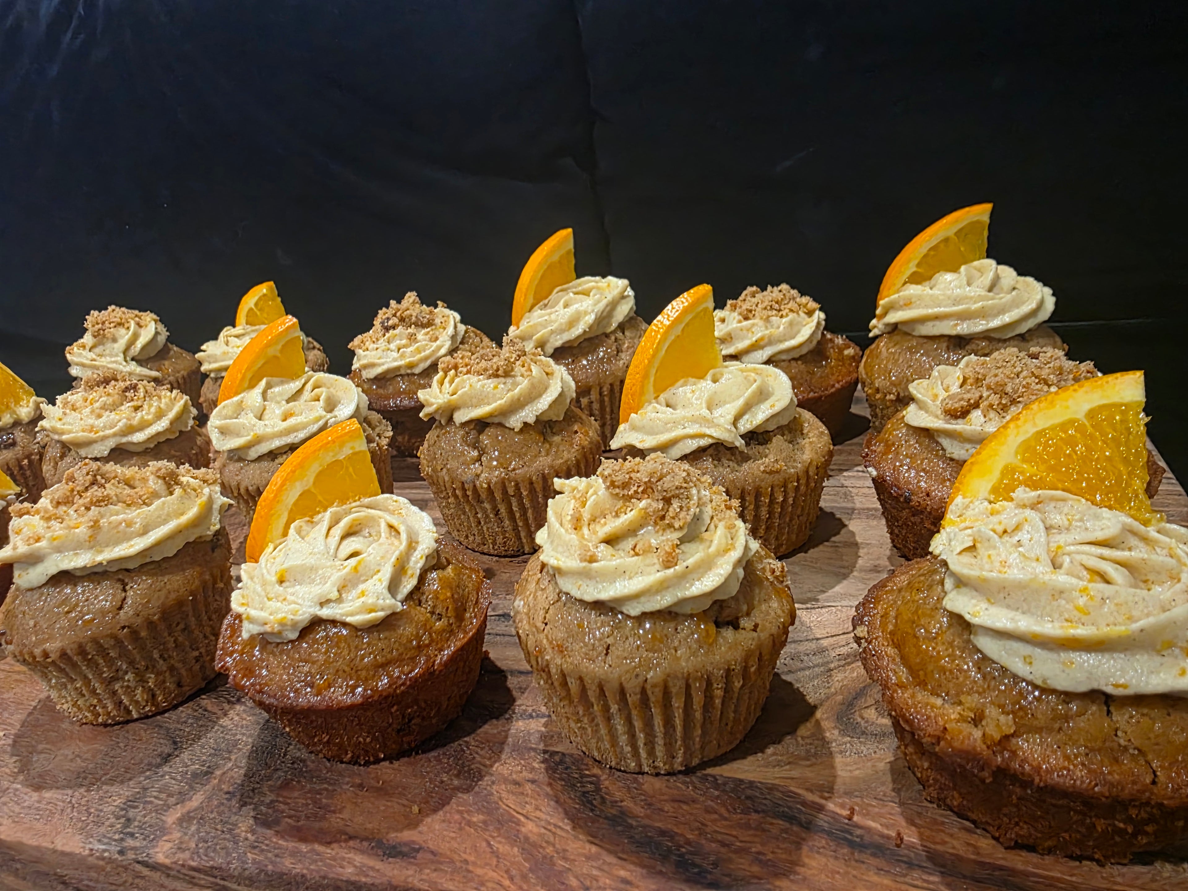 🧁 Cupcakes - Hot Cross Bun