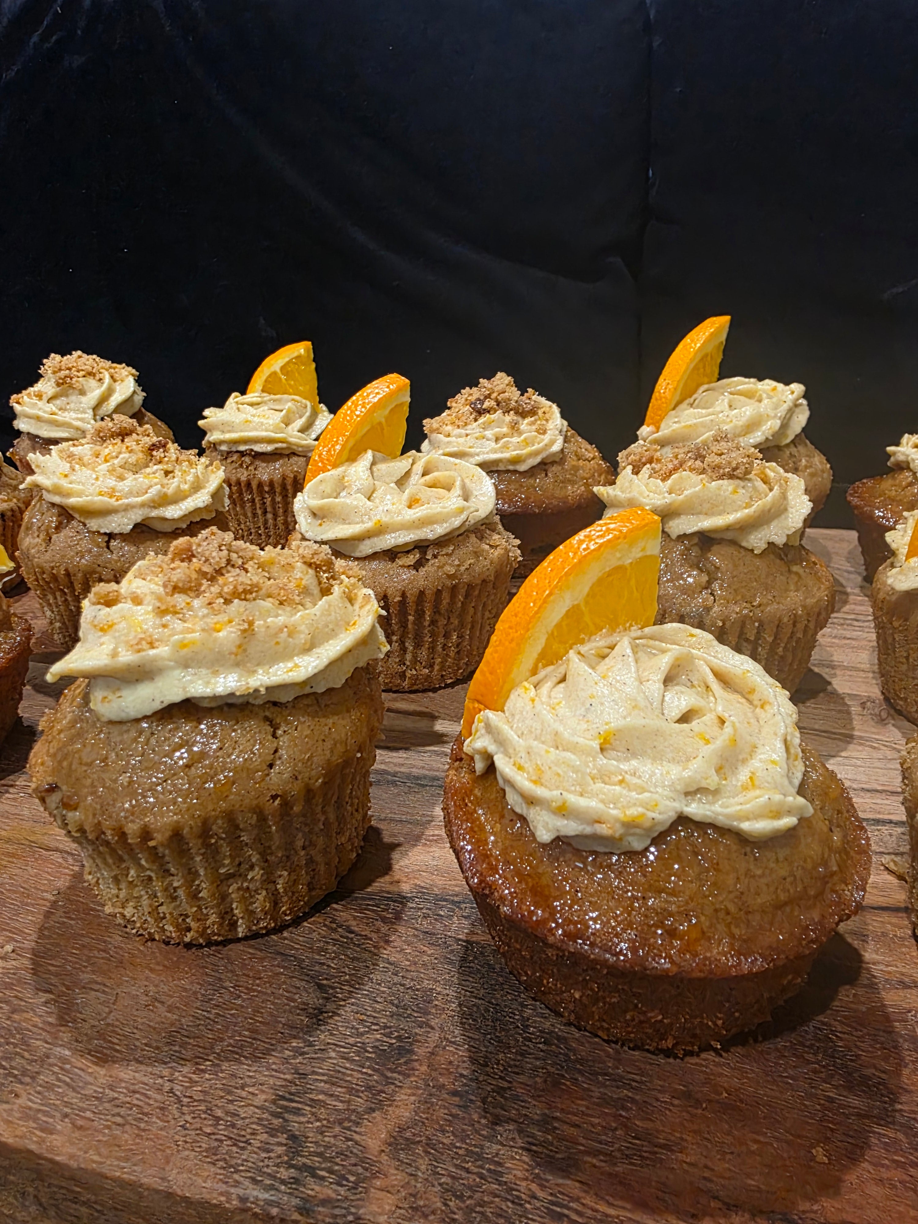 🧁 Cupcakes - Hot Cross Bun