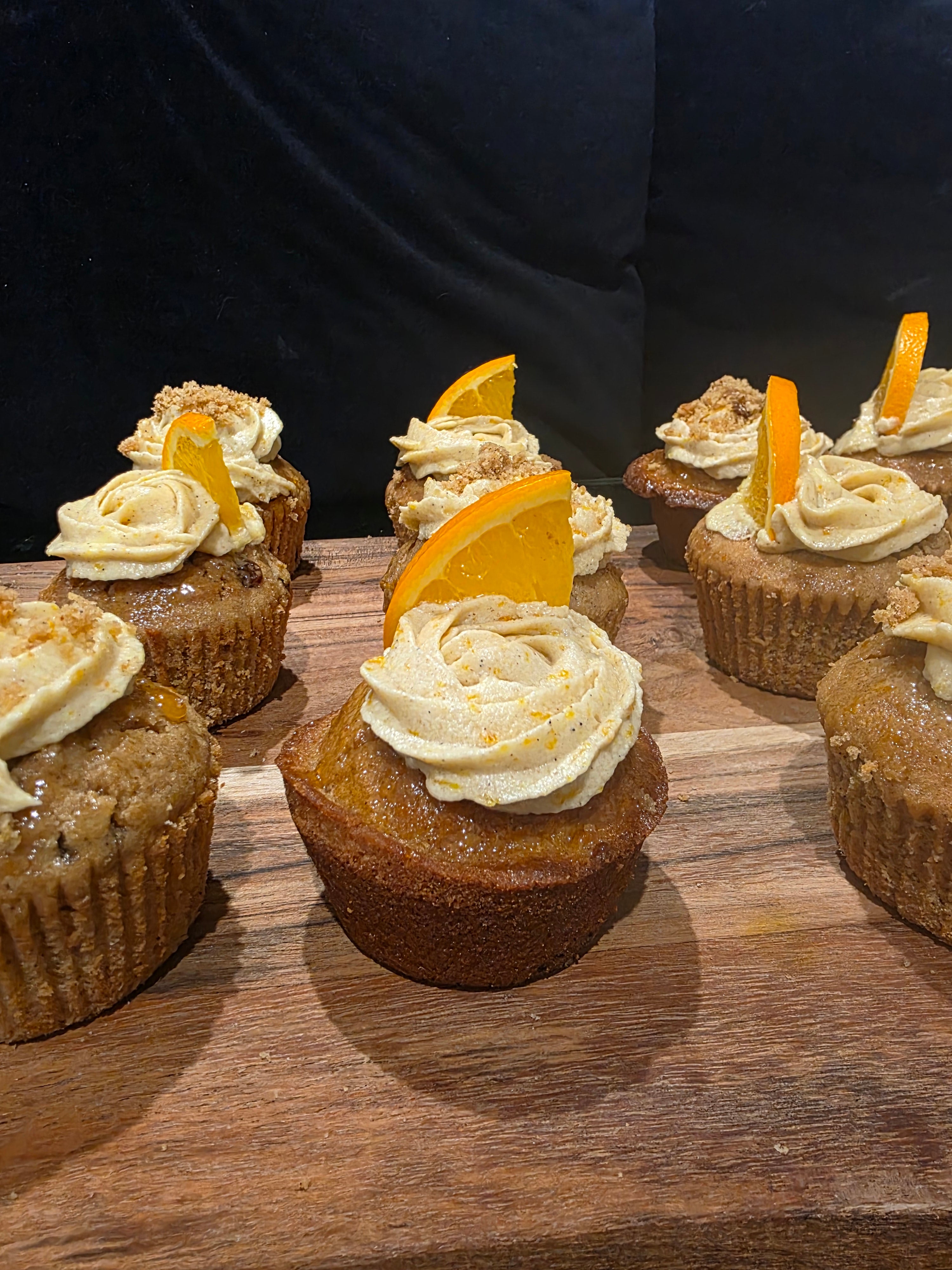 🧁 Cupcakes - Hot Cross Bun