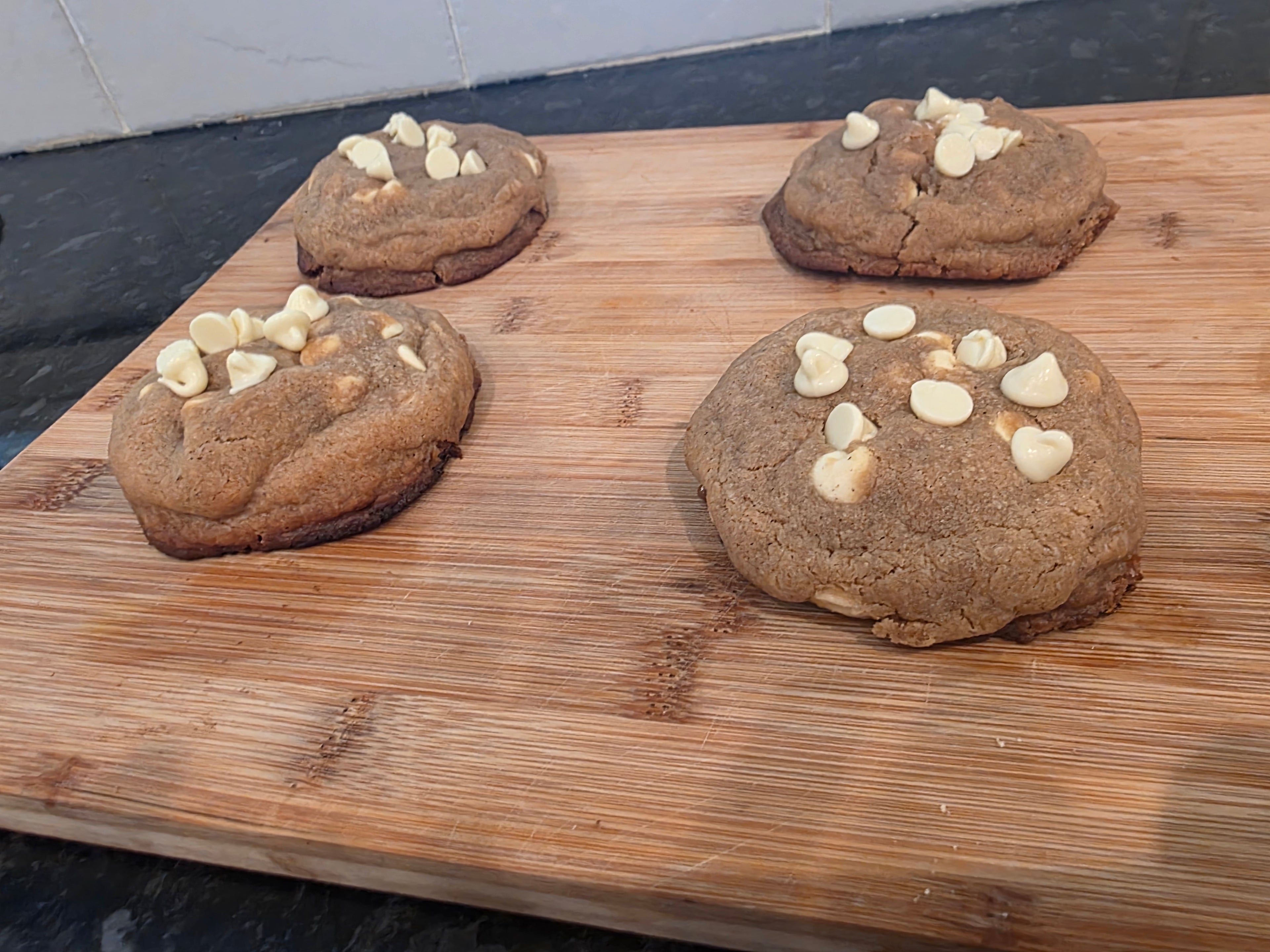 Biscotti Ripieni (Stuffed Cookies) – Biscoff & White Chocolate 125g (Large)