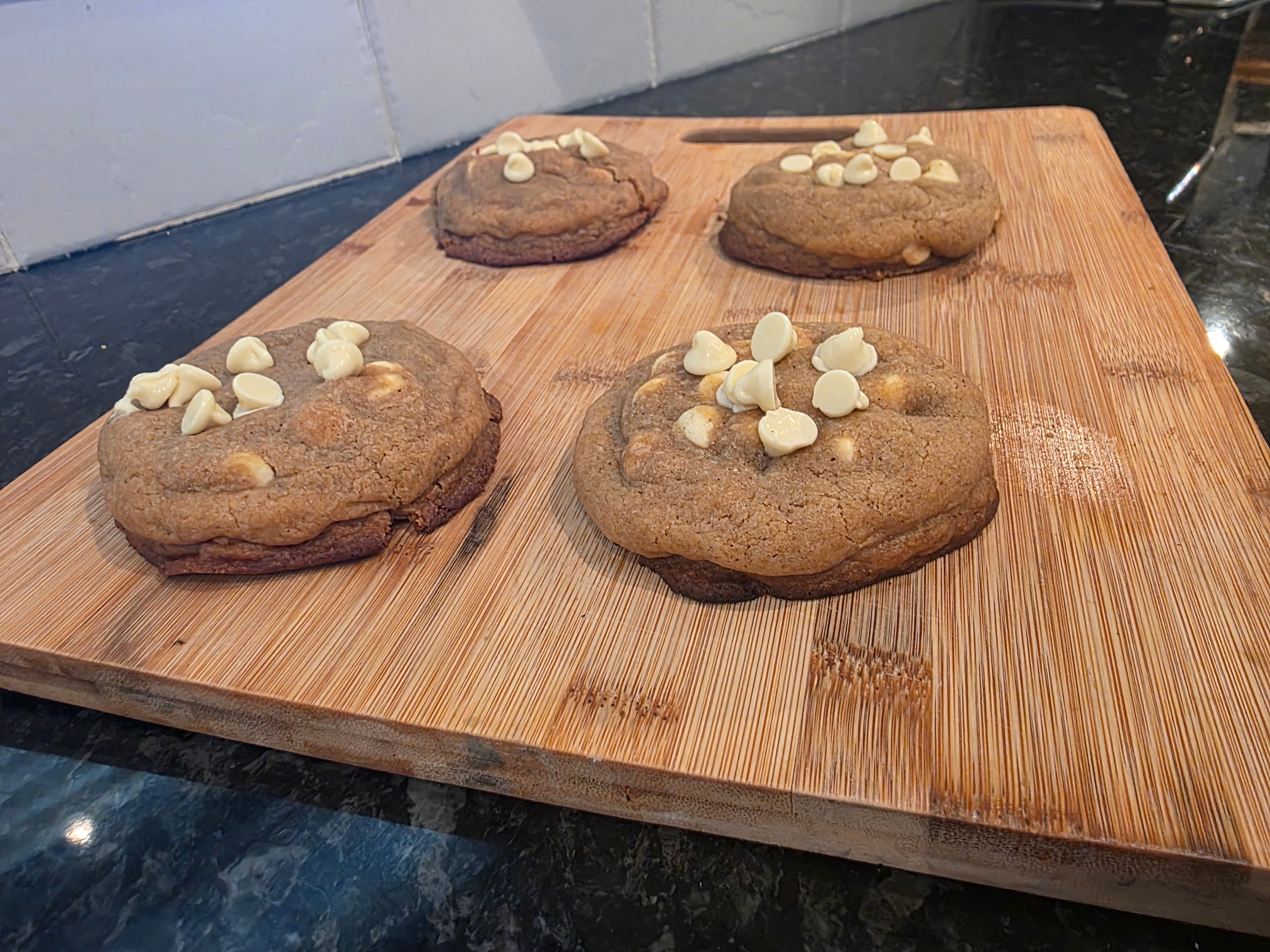 Biscotti Ripieni (Stuffed Cookies) – Biscoff & White Chocolate 125g (Large)