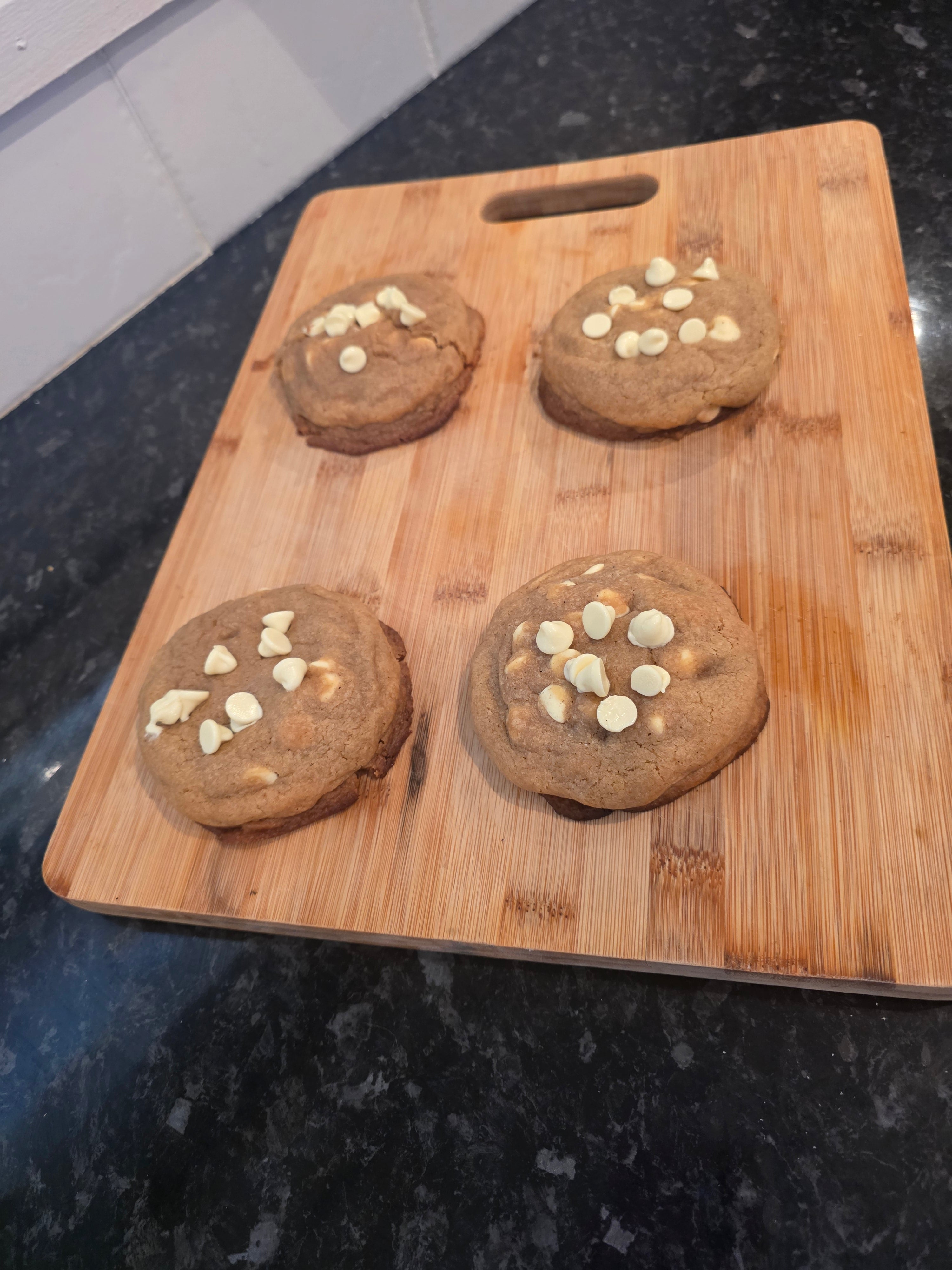 Biscotti Ripieni (Stuffed Cookies) – Biscoff & White Chocolate 125g (Large)