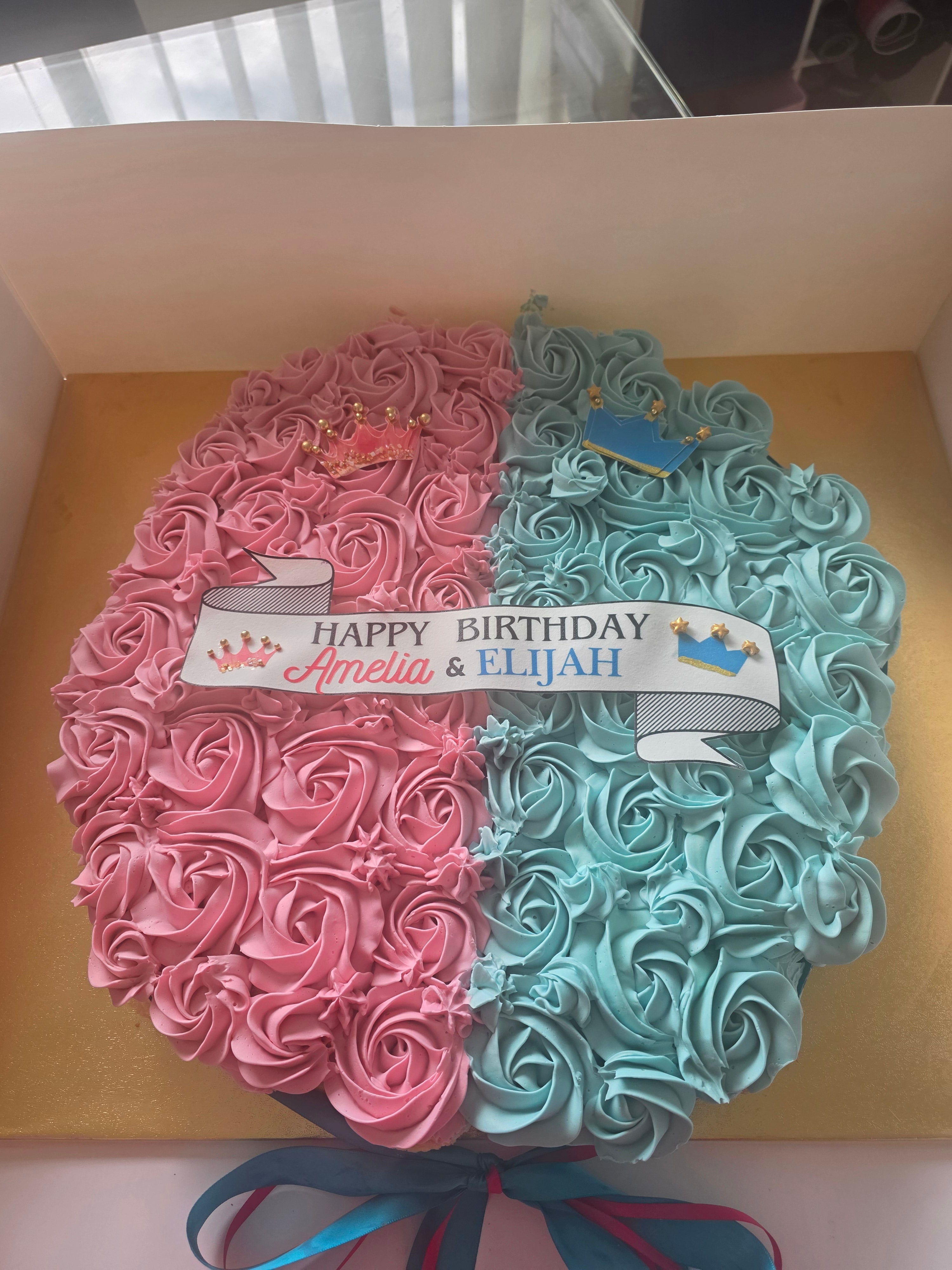 Pull apart Cake Cupcakes (50grams+icing each)