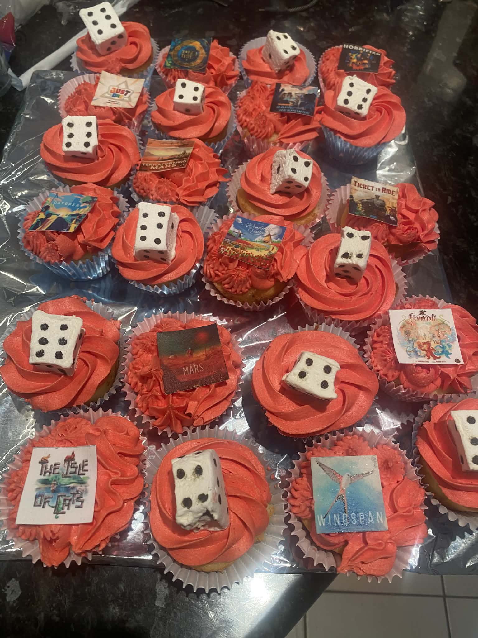 Pull apart Cake Cupcakes (50grams+icing each)