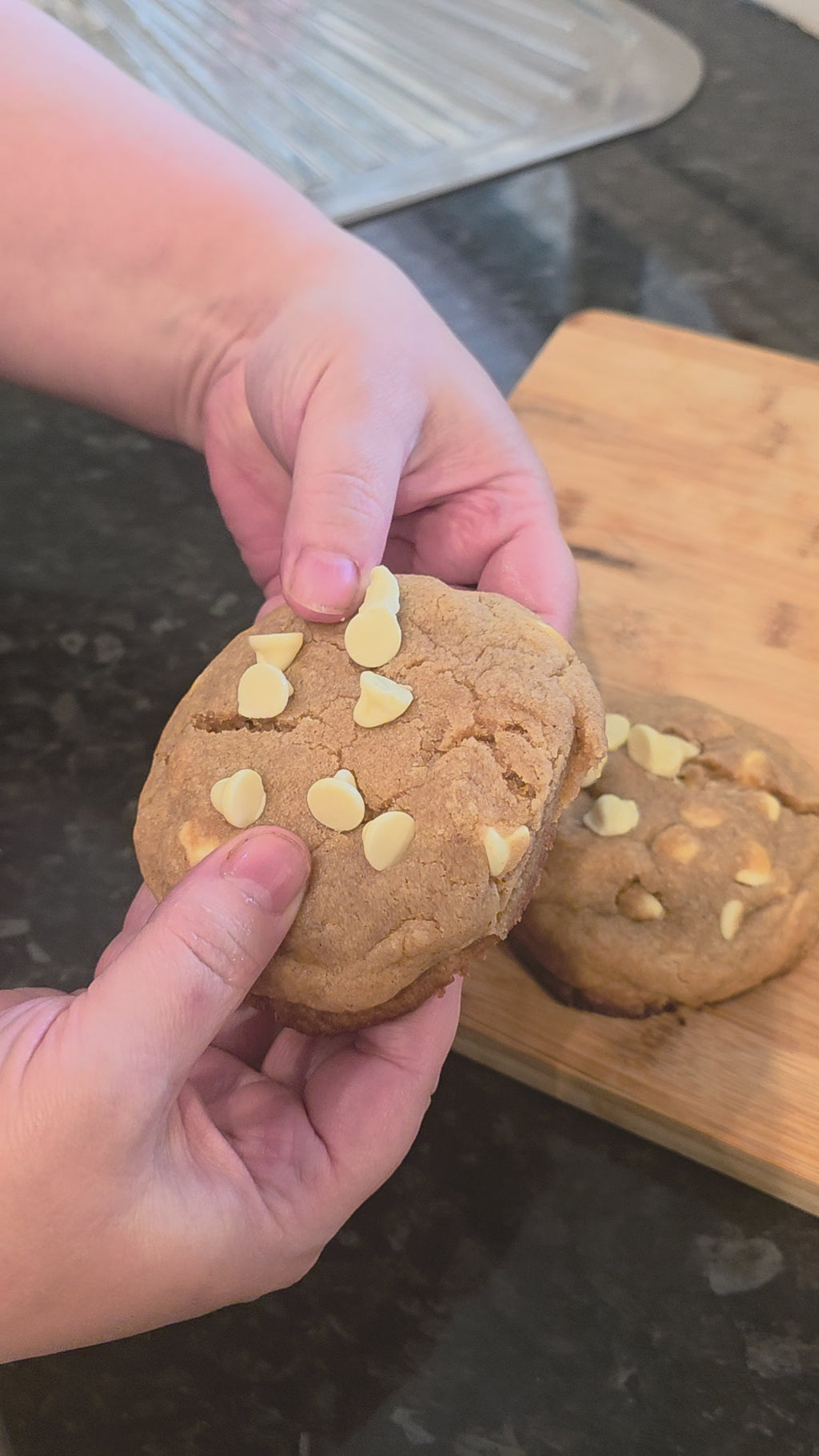 Biscotti Ripieni (Stuffed Cookies) – Biscoff & White Chocolate 125g (Large)